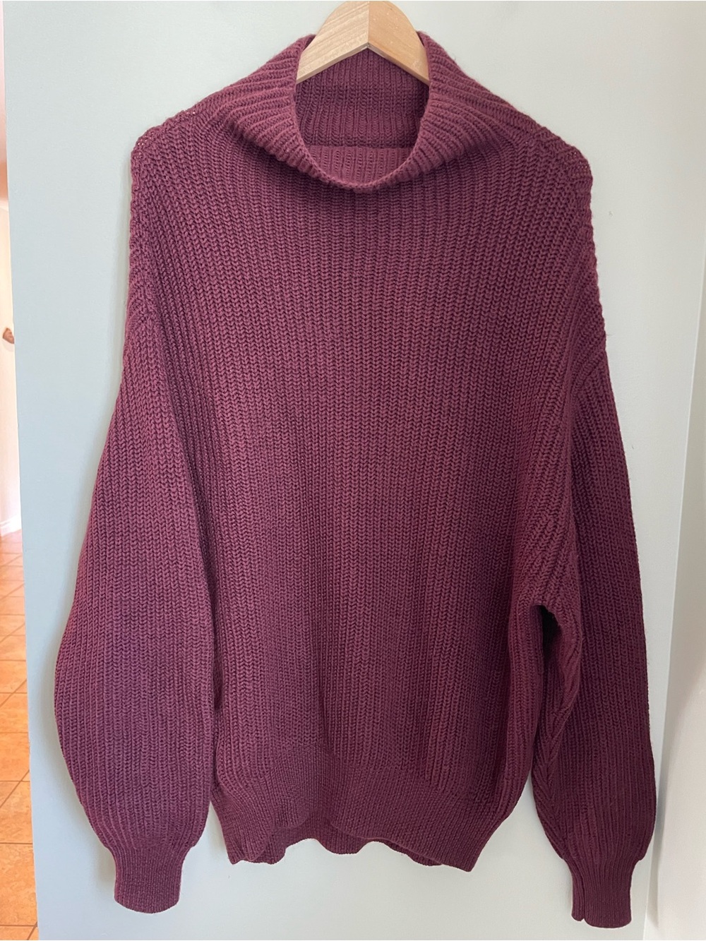 Wilfred Aritzia Montpellier Maroon Merino Wool Sweater Size Large - Picture 2 of 10
